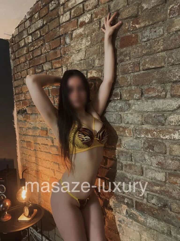 Erotická masérka Kiara - Luxury grand, Praha 10 - fotka 1