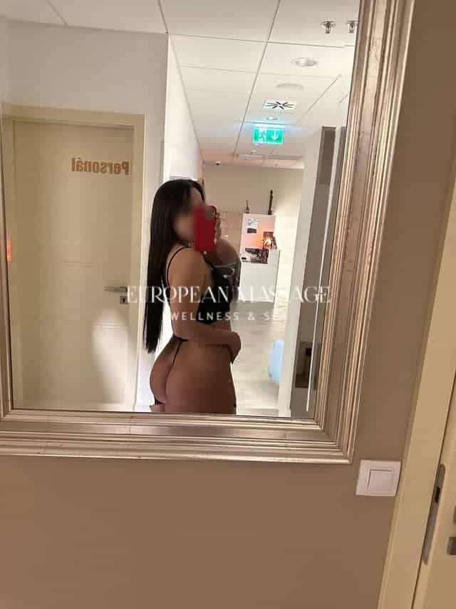 Erotická masérka Ariana - European massage, Praha 8 - fotka 2