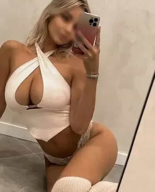 Holka na sex Nana Escort - fotka 3