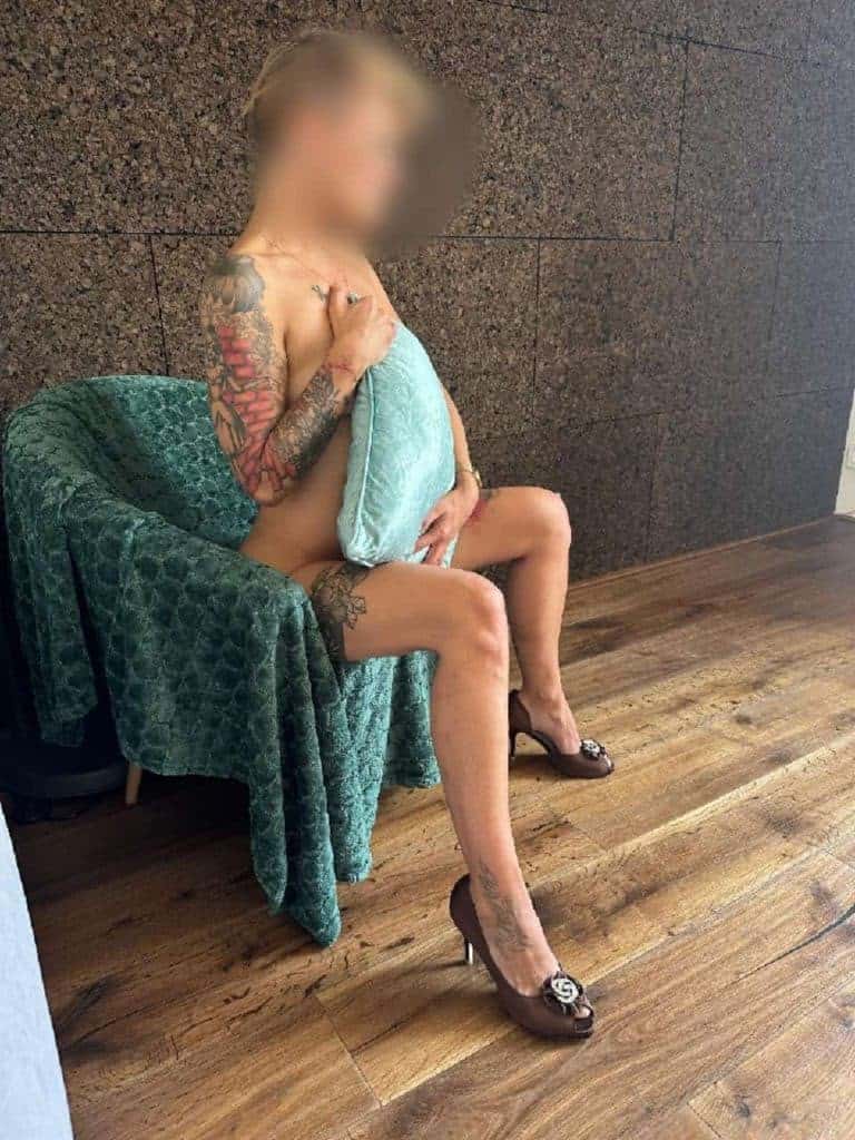Holka na sex Ester Escort - fotka 11