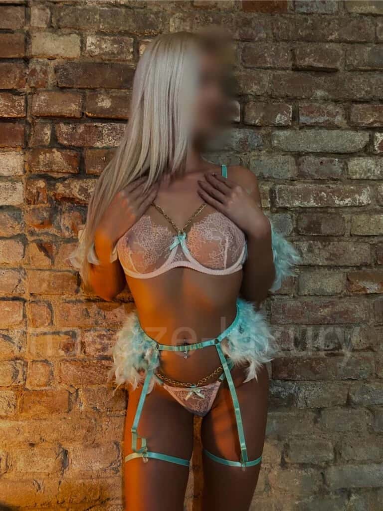 Erotická masérka Ketrin - Luxury grand, Praha 10 - fotka 15