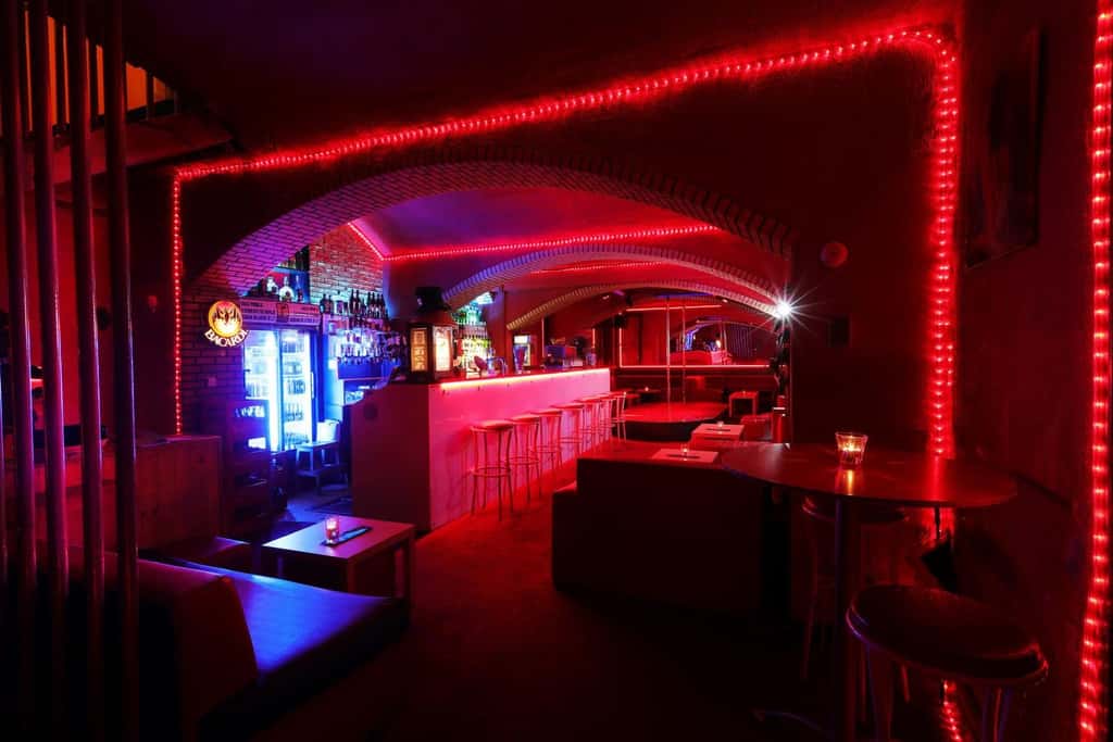 Erotický privát Neon club - fotka 3