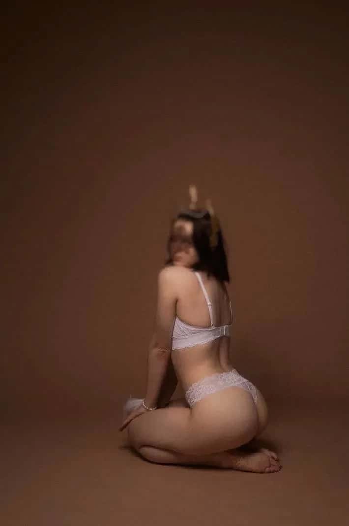 Erotická masérka Danielle - Fantazie massage, Praha 6 - fotka 1