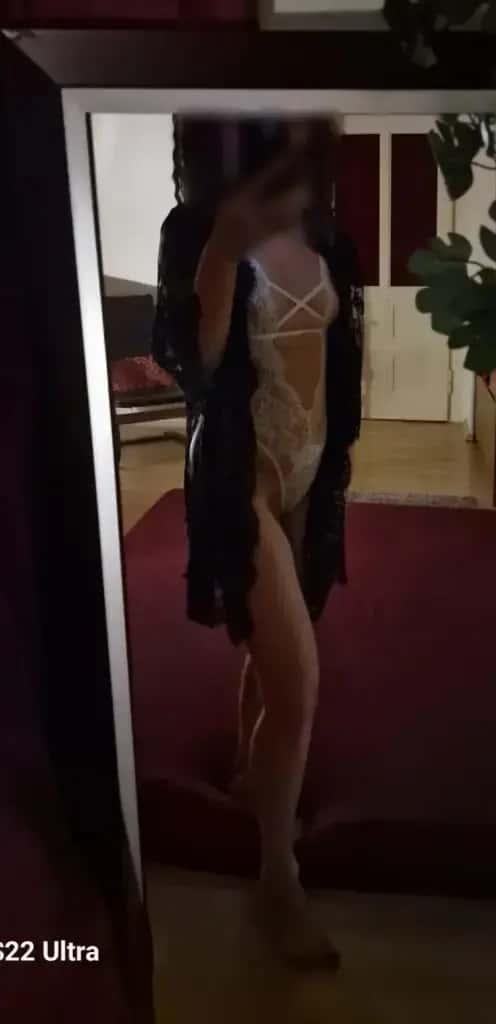 Erotická masérka Gwen Escort - fotka 11