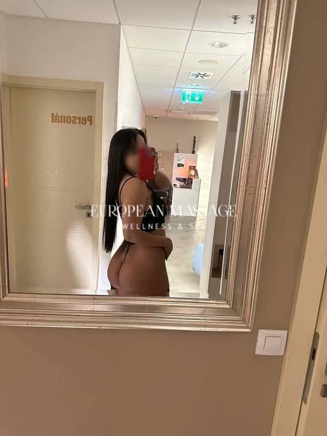 Erotická masérka Ariana - European massage, Praha 8 - fotka 2