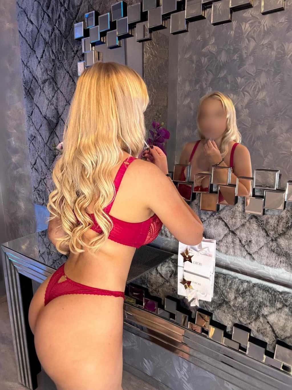 Erotická masérka Denisa - First class massage, Praha 3 - fotka 2