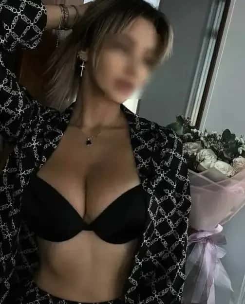 Holka na sex Nana Escort - fotka 6