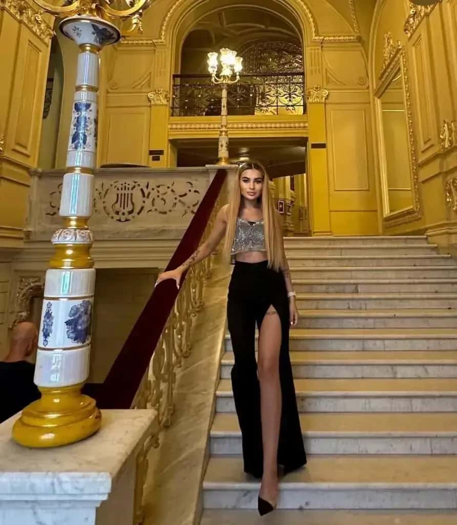 Holka na sex Alisa Escort - Martin Kurt Elite, Praha 7 - fotka 3