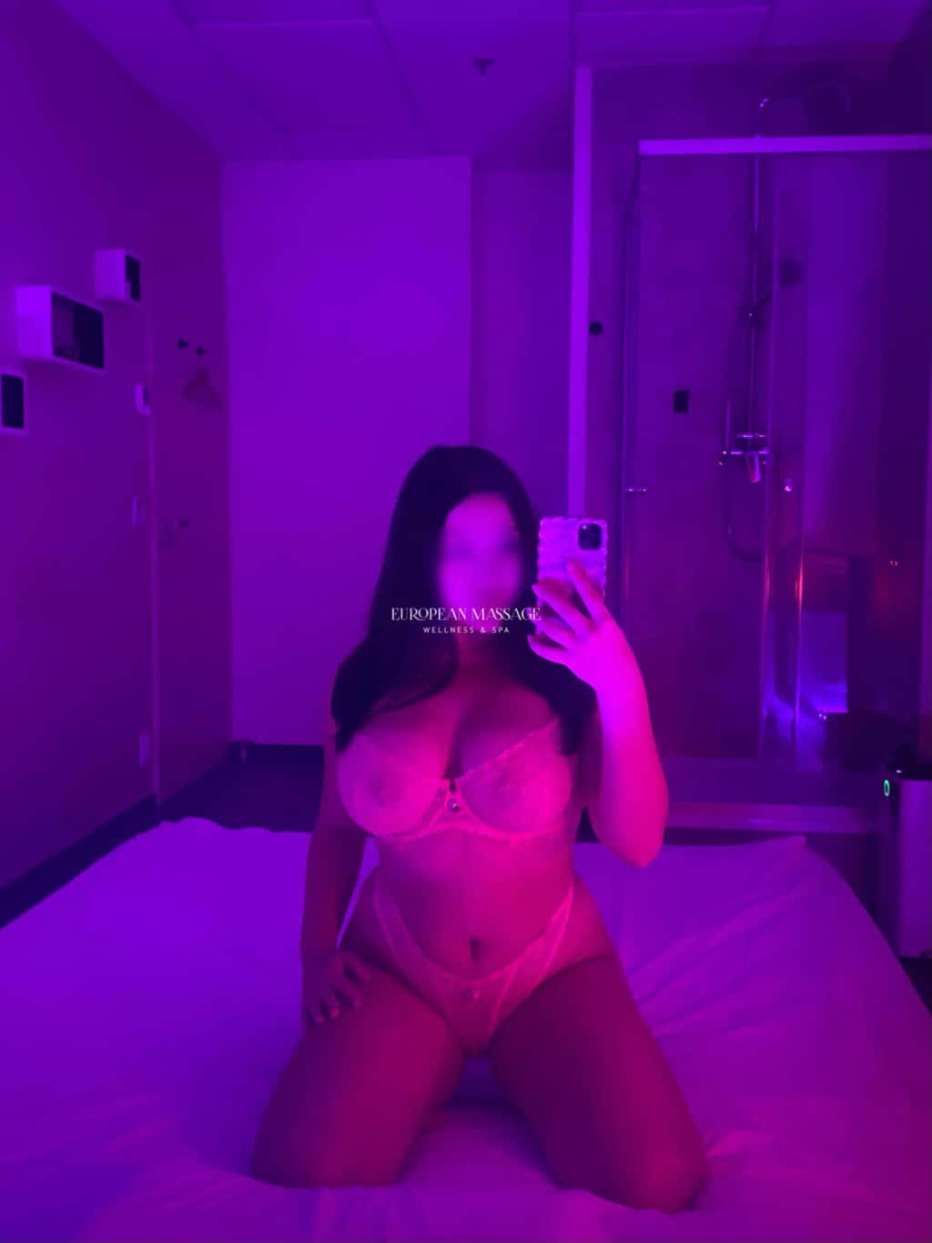 Erotická masérka Mei - European massage - Praha 8