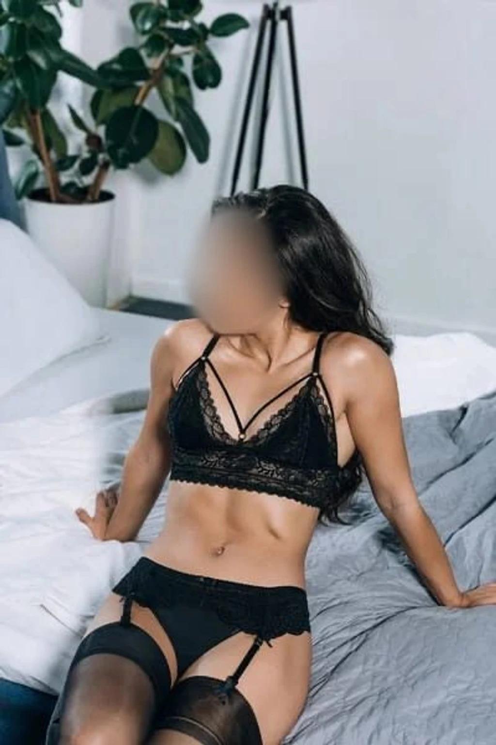 Erotická masérka Kamila, 21 let - Infinity Spa, Praha 2 | EroGuide