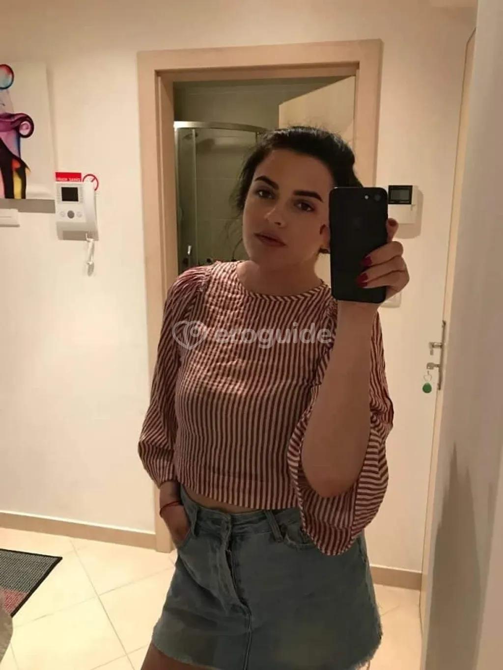 Dívka na sex Olga, 28 let, Escort, Praha 7 | EroGuide