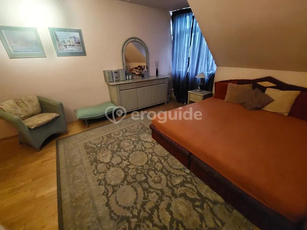 Erotický privát Masáže domeček, Praha 10 | EroGuide