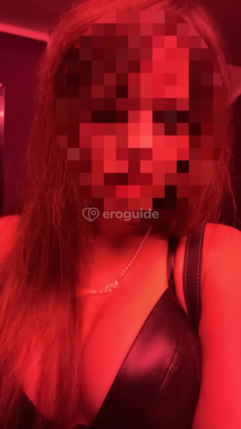 Dívka na sex Lolly, 20 let - Lovely girls, Praha 2 | EroGuide