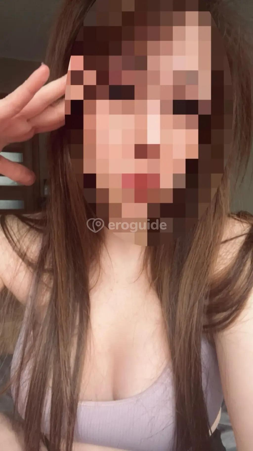 Dívka na sex Lolly, 20 let - Lovely girls, Praha 2 | EroGuide