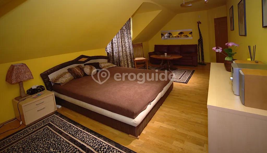 Erotický privát Masáže domeček, Praha 10 | EroGuide