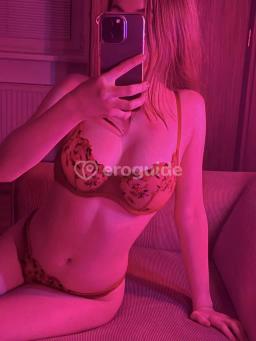 Dívka na sex Alex, 20 let, Praha 3 | EroGuide