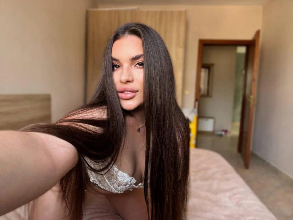 Dívka na sex Daniela, 24 let, Escort, Praha 1 | EroGuide