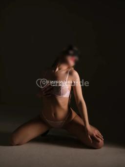 Erotická masérka Angela, 18 let - European massage, Praha 8 | EroGuide