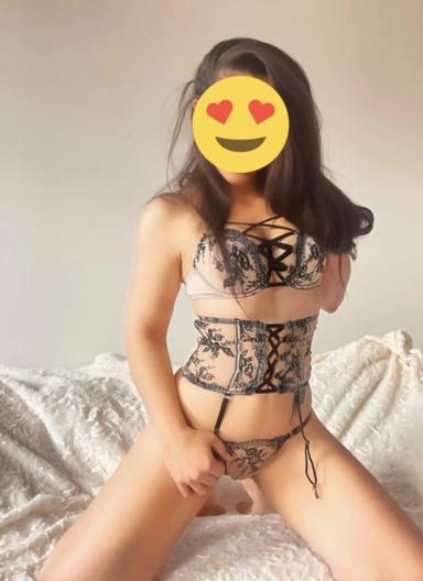 Dívka na sex Alex, 26 let, Escort, Praha 5 | EroGuide