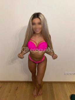 Erotická masérka Lara, 25 let - First class massage, Praha 7 | EroGuide