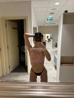 Erotická masérka Mary, 19 let - European massage, Praha 8 | EroGuide