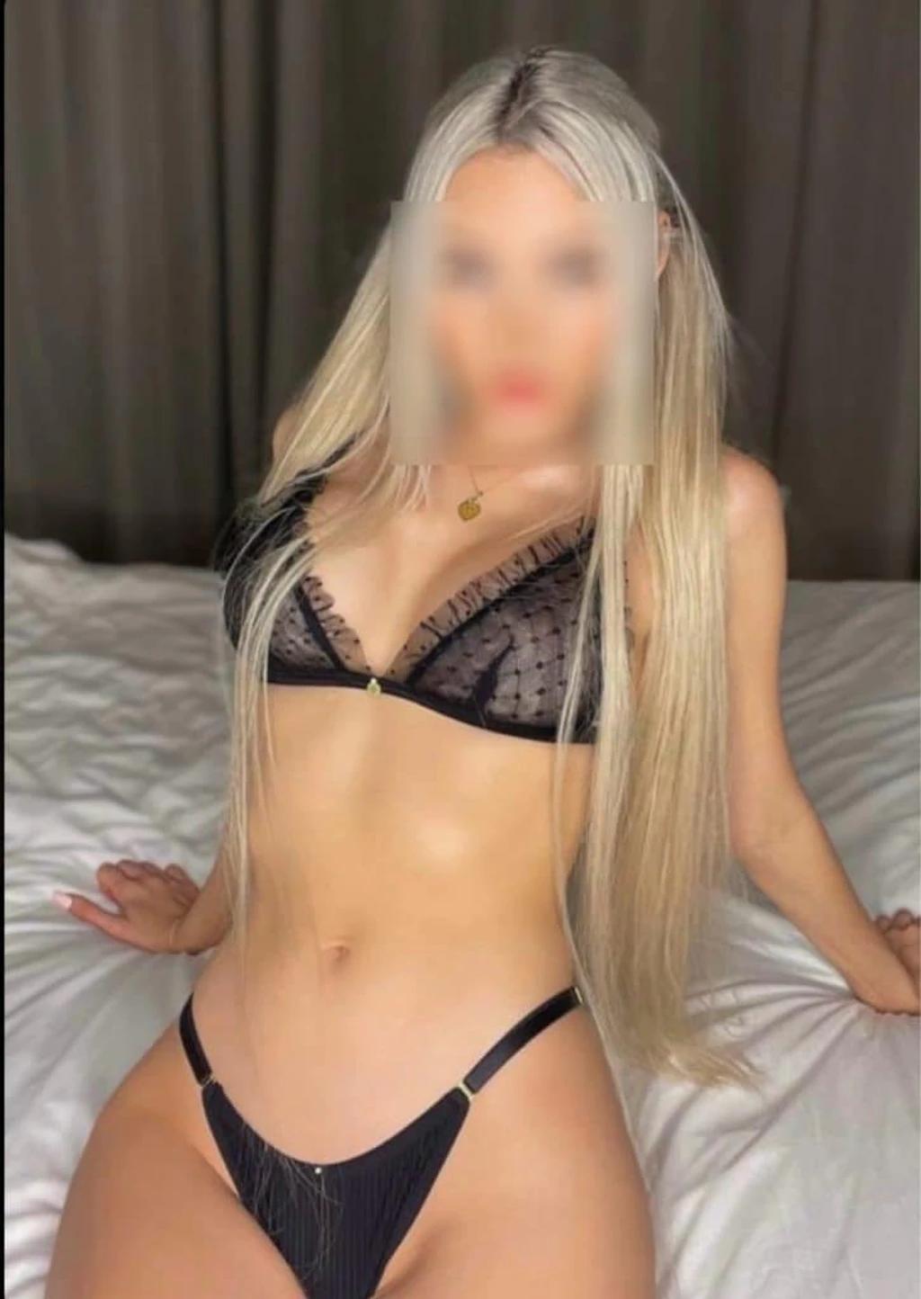 Dívka na sex Erry, 22 let, Escort, Praha 2 | EroGuide