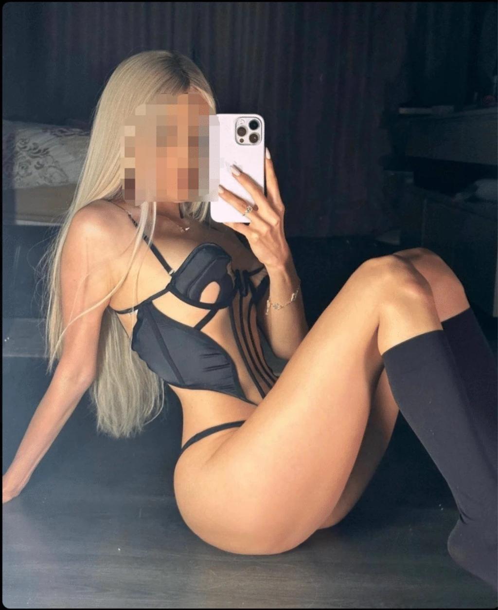 Dívka na sex Erry, 22 let, Escort, Praha 2 | EroGuide