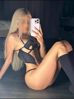 Dívka na sex Erry, 22 let, Escort, Praha 2 | EroGuide