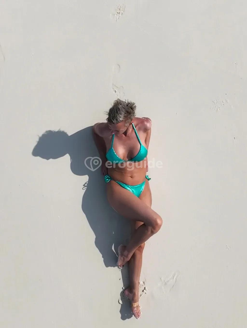 Dívka na sex Martina, 40 let, Escort, Praha 8 | EroGuide