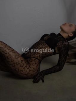 Erotická masérka Kira, 25 let - OPIUM Massage, Praha 3 | EroGuide