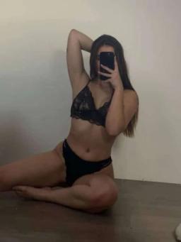 Dívka na sex Veniss, 20 let, Escort, Praha 1 | EroGuide