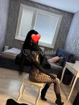 Dívka na sex Viki, 19 let, Karlovy Vary | EroGuide