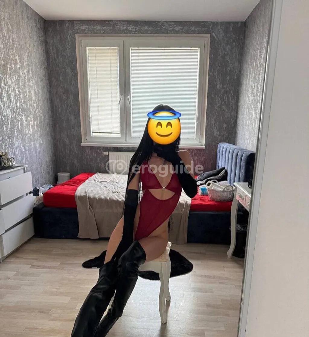 Dívka na sex Viki, 19 let, Karlovy Vary | EroGuide