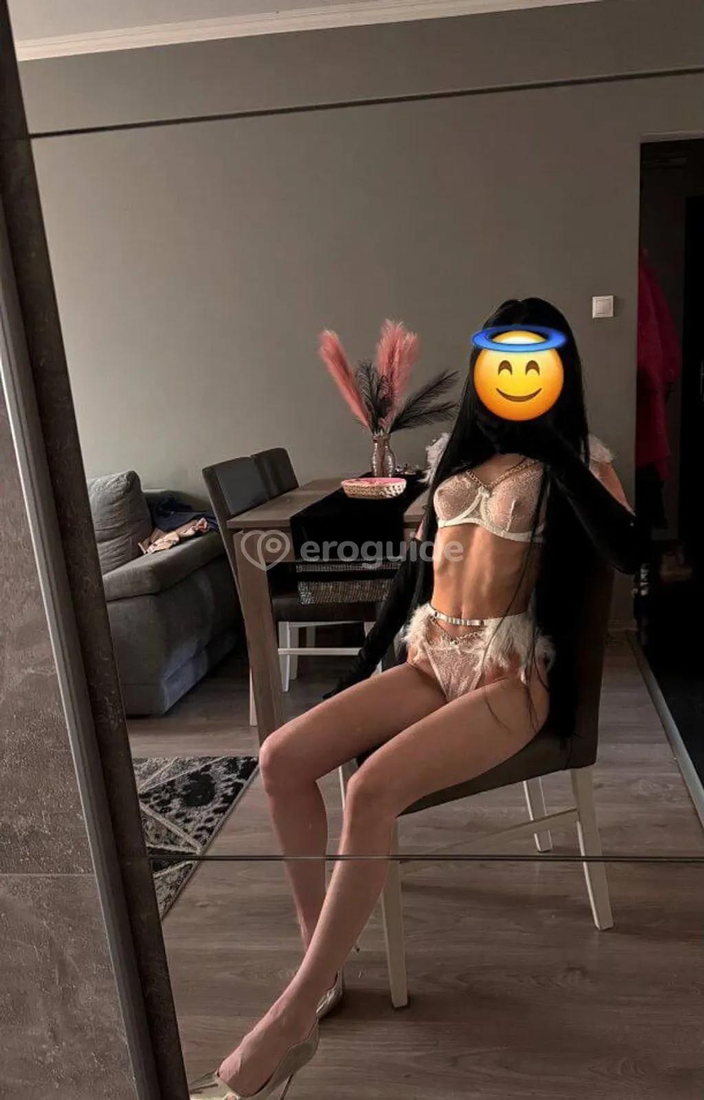 Dívka na sex Viki, 19 let, Karlovy Vary | EroGuide