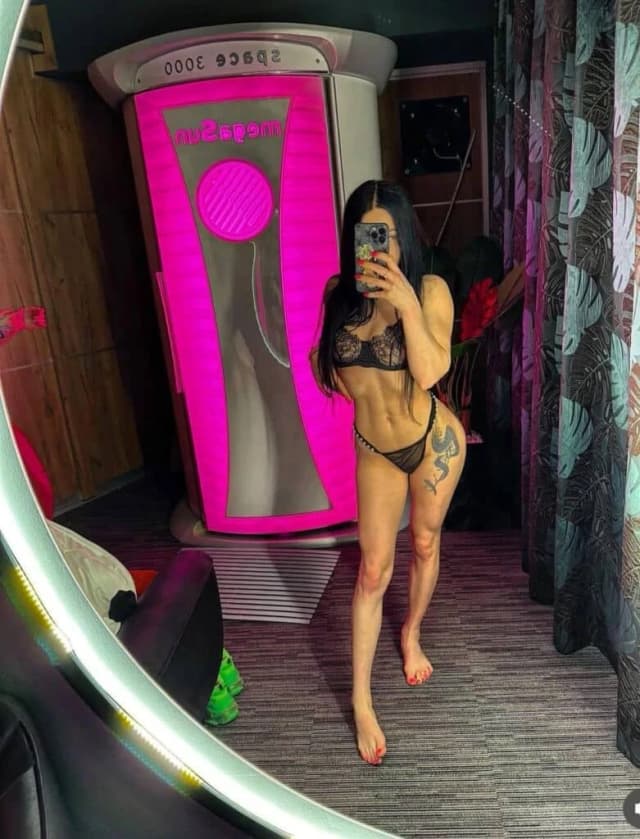 Holka na sex Adriana, Escort, Praha 1 - fotka 2