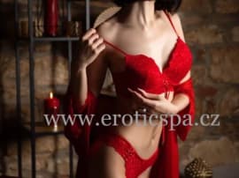 Ernesta - masérka v Erotic spa