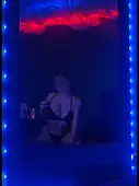Stacy - masérka v Avalon club